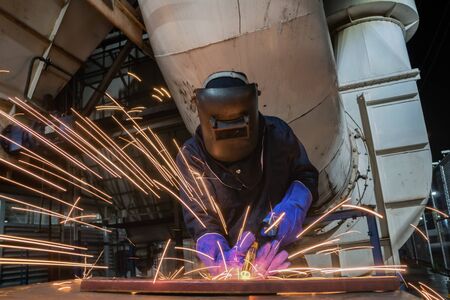 welderis welding assembly car parts in factoryの写真素材