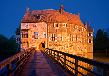 The old castle Vischering in Germany at night.のeditorial素材