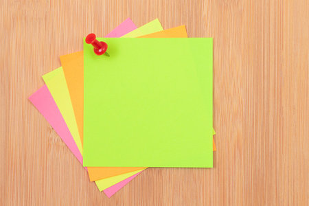 Colored Sticky Notes with Copyspace Pinned to the Wooden Message Board. To Do List Reminder in Office. Blank Memo Sticker at Work - Template. Empty Checklist - Mockupの写真素材