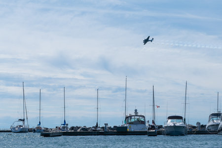Toronto, ON, Canada â September 2, 2017: The Canadian Queen Beech 3nm Expeditor performs during the 2021 Canadian International Air Show in Torontoのeditorial素材