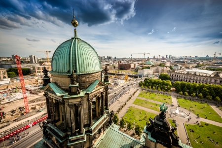 The Lustgarten, "Pleasure Garden", a fountain in front of a Berliner Dom (Berlin Cathedral) a park on Museum Island in central Berlin, Germanyのeditorial素材