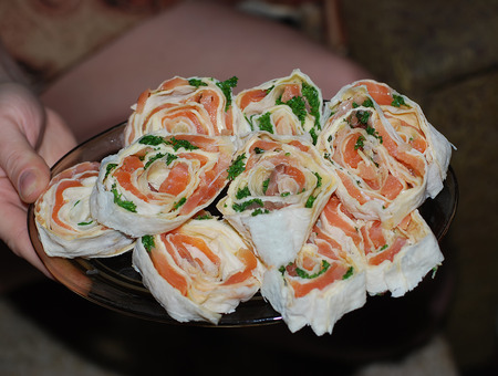The snack with salmon and thin pitaの写真素材