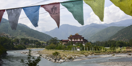 Puna Tsang Chhu river with monastery in the background, Punakha Dzong, Punakha, Punakha Valley, Punakha District, Bhutanの写真素材