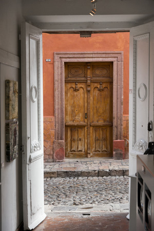 Entrance door of house, Zona Centro, San Miguel de Allende, Guanajuato, Mexicoの写真素材