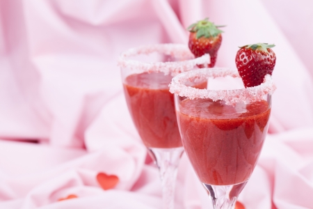  Fresh strawberry drink in wine glasses  Shallow dofの写真素材