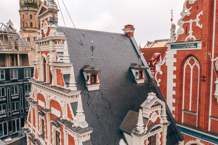 City Hall Square with House of the Blackheads and Saint Roland Statue in Old Town of Rigaの写真素材