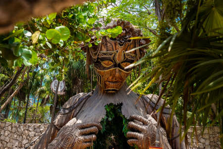 Creative Ven a La luz sculpture installed at beautiful resort Ahauのeditorial素材