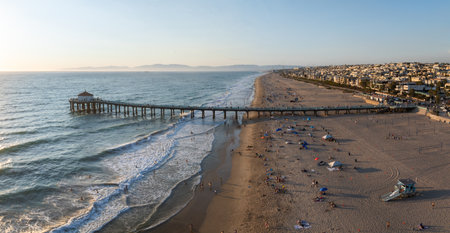 Aerial View of Manhattan Beach Pier and Coastal Residential Areaの写真素材