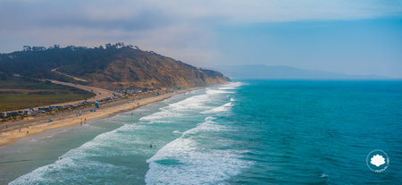 Aerial View of San Diego Coastline with Beach and Hillsの写真素材