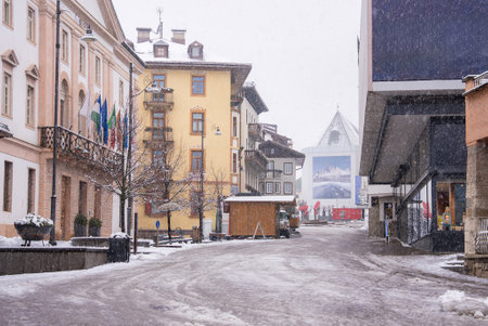 Snowy Street in Cortina dAmpezzoの写真素材