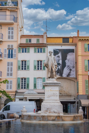 Statue of Lord Brougham in Fountain with Mediterranean Architectureの写真素材