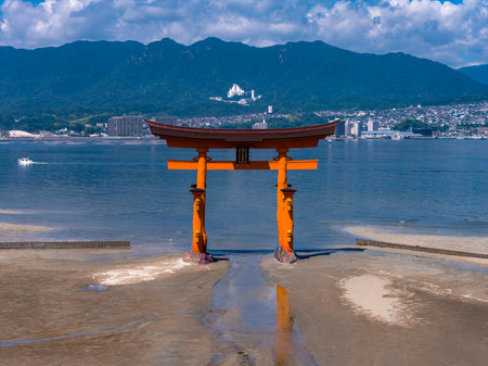 Great Torii at Itsukushima Shrine at low tide on Miyajima, Japanの写真素材