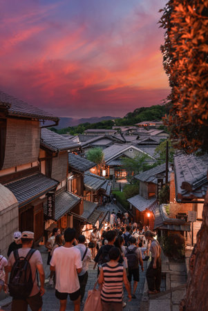 Evening crowd on Ninen zaka and Sannen zaka steps in Kyoto, Japanの写真素材
