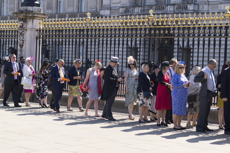 LONDON, UK - MAY 15th 2018: Guests arrive for the first Queens garden party of the season at Buckingham Palaceのeditorial素材