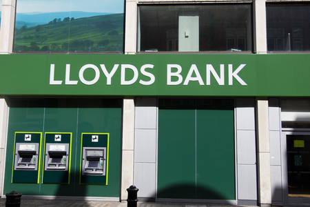 LONDON, UK - JULY 31th 2018: Lloyds bank store front on Oxford Street in central London.のeditorial素材