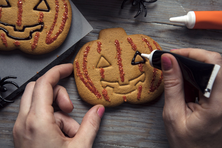 Halloween pumpkin gingerbread cookiesの写真素材