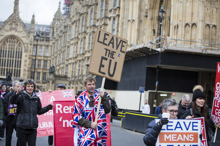 LONDON, UK - March 13, 2019: Brexit supporters campaigning to leave the EUのeditorial素材