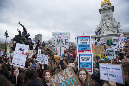 LONDON, UK - March 15, 2019:Thousands of students and young people protest in London as part of the youth strike for climate marchのeditorial素材