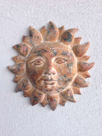 Clay sun wall decor の素材