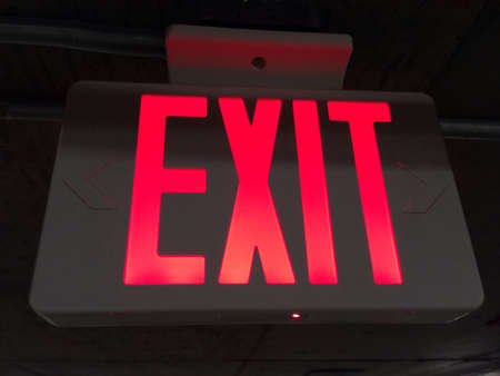 Lighted exit signの素材