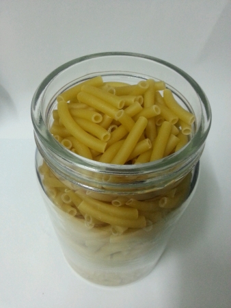 Macaroni in opened jarの素材