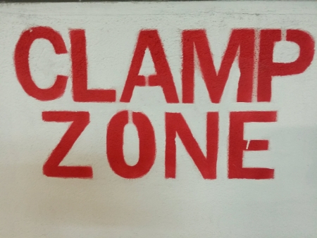 Clamp zone on the wall の素材