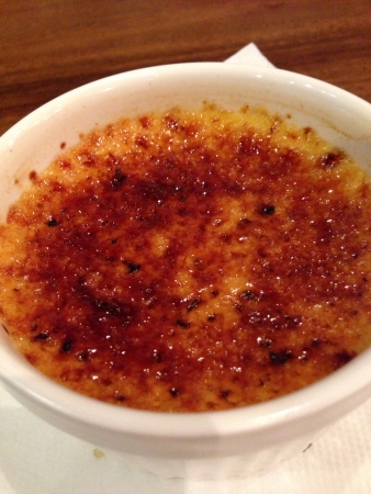 Sinful cream brulee with crystal brown sugar as topping.の素材