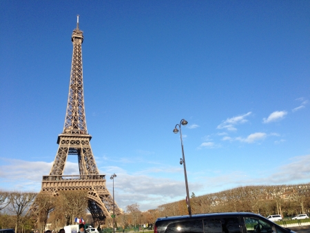 La Tour Eiffel; The Eiffel Tower - Tallest Structure in Parisのeditorial素材