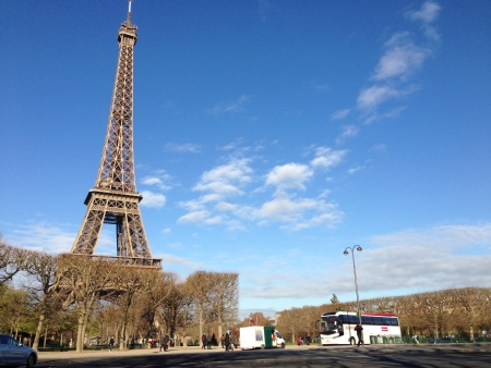 La Tour Eiffel; The Eiffel Tower - Tallest Structure in Parisのeditorial素材