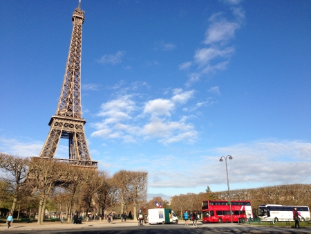 La Tour Eiffel; The Eiffel Tower - Tallest Structure in Parisのeditorial素材