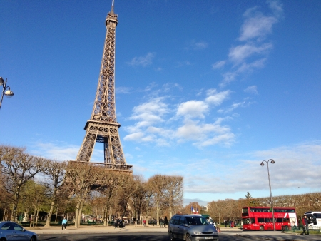 La Tour Eiffel; The Eiffel Tower - Tallest Structure in Parisのeditorial素材
