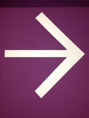 Arrow showing right direction の素材