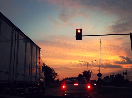 Traffic jam and sunsetの素材