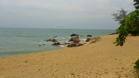 Horizontal sea line with sands and rock の素材