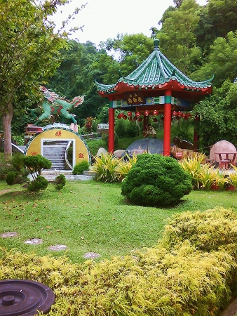 Beautiful ancient Chinese style garden の素材