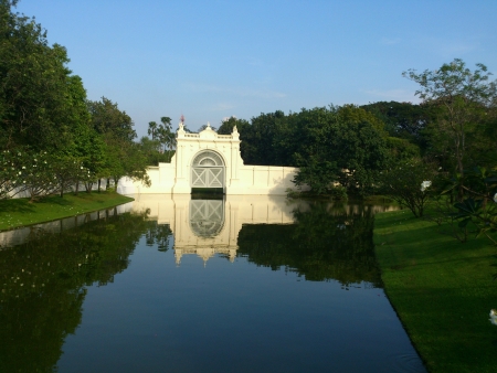 Palace entrance with lake in thailandの素材
