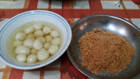 Chinese Winter Solstice Festival A bowl of Tangyuan with peanut の素材