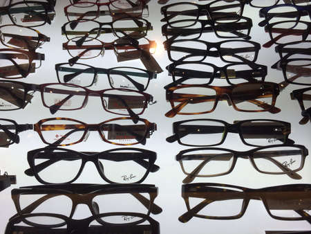 Tons of spectacles 