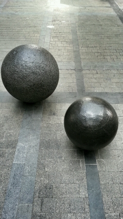 Two Perfectly Spherical Bouldersの素材