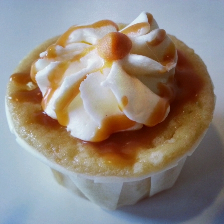 Sweet Caramel cup cakeの素材