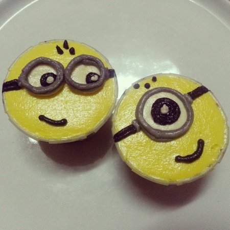 Cute minions cupcakesの素材