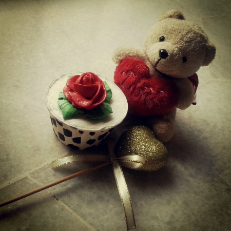 Sweet gifts for Valentines Dayの素材