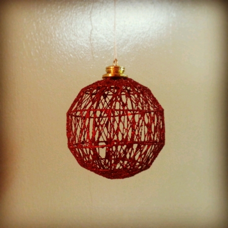 Glittery red ballの素材
