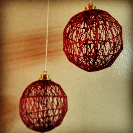 Glittery red ballsの素材