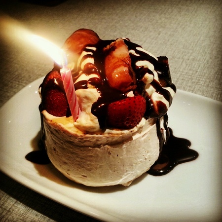 Pavlova for birthdayの素材