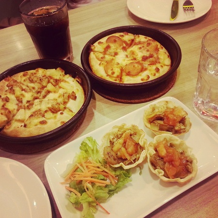 Pizzas  with mushroom  tartsの素材