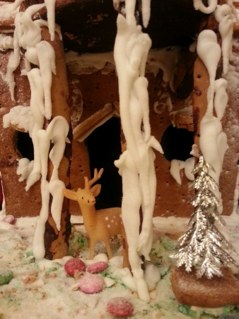 The decorated Christmas cakeの素材