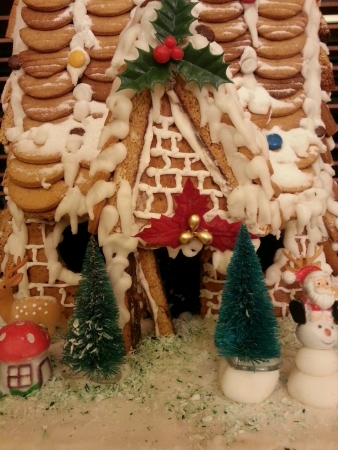 The decorated Christmas cakeの素材