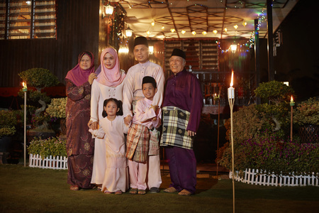 Family portrait on Hari raya