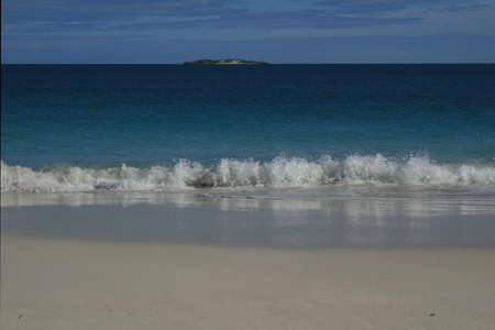 Sun soaked island just offshoreの写真素材